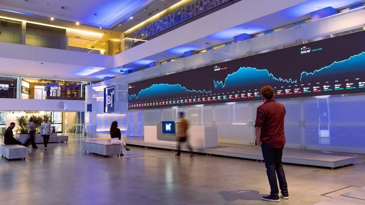 b-revela-nova-composicao-do-ibovespa-com-entrada-de-smart-fit-e-direcional