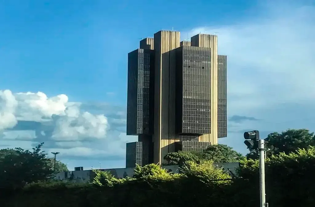 mercados-semana-comeca-com-expectativa-sobre-indice-de-atividade-economica-de-marco