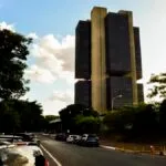 copom-eleva-taxa-de-juros-para--ao-ano-e-sinaliza-fim-do-ciclo-de-alta