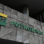 petroleo-despenca-mais-de--mesmo-apos-novos-ataques-no-oriente-medio