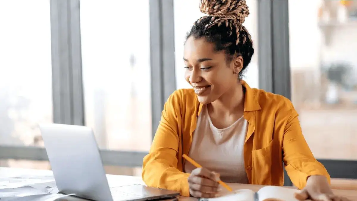 cursos-de-ferias-gratuitos-para-aprender-sobre-financas-e-investimentos-na-b