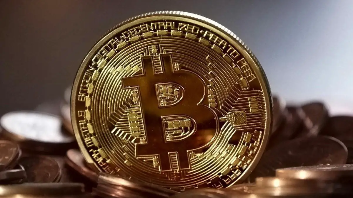 bitcoin-atinge-us--mil-e-se-aproxima-de-maxima-historica