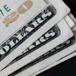 dolar-pode-voltar-a-r--entenda-o-que-esta-acontecendo-com-a-moeda-e-as-possiveis-previsoes