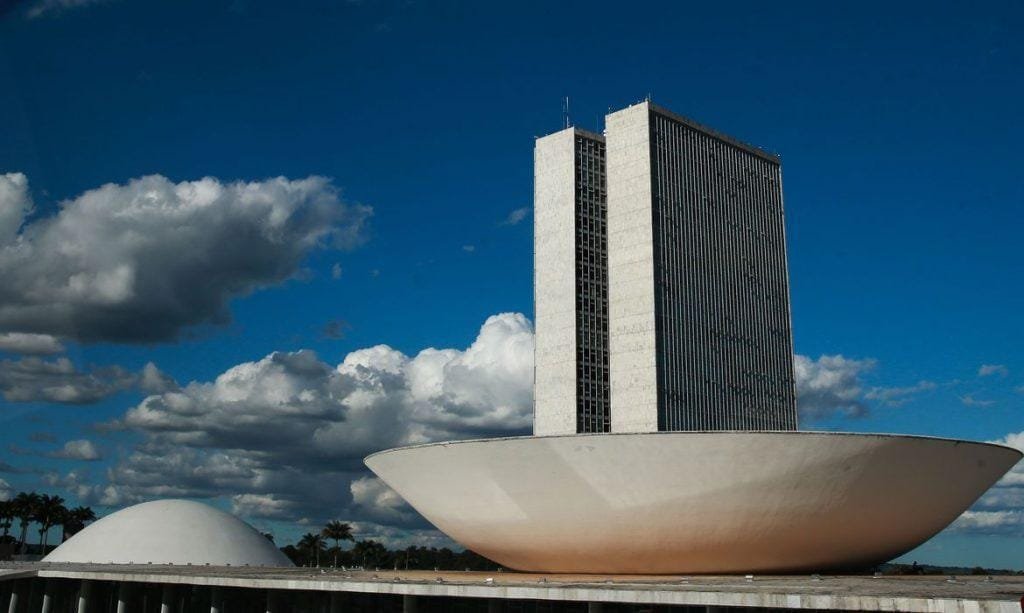 camara-retira-mp-alternativa-ao-iof-e-seus-investimentos-seguem-sem-mudanca