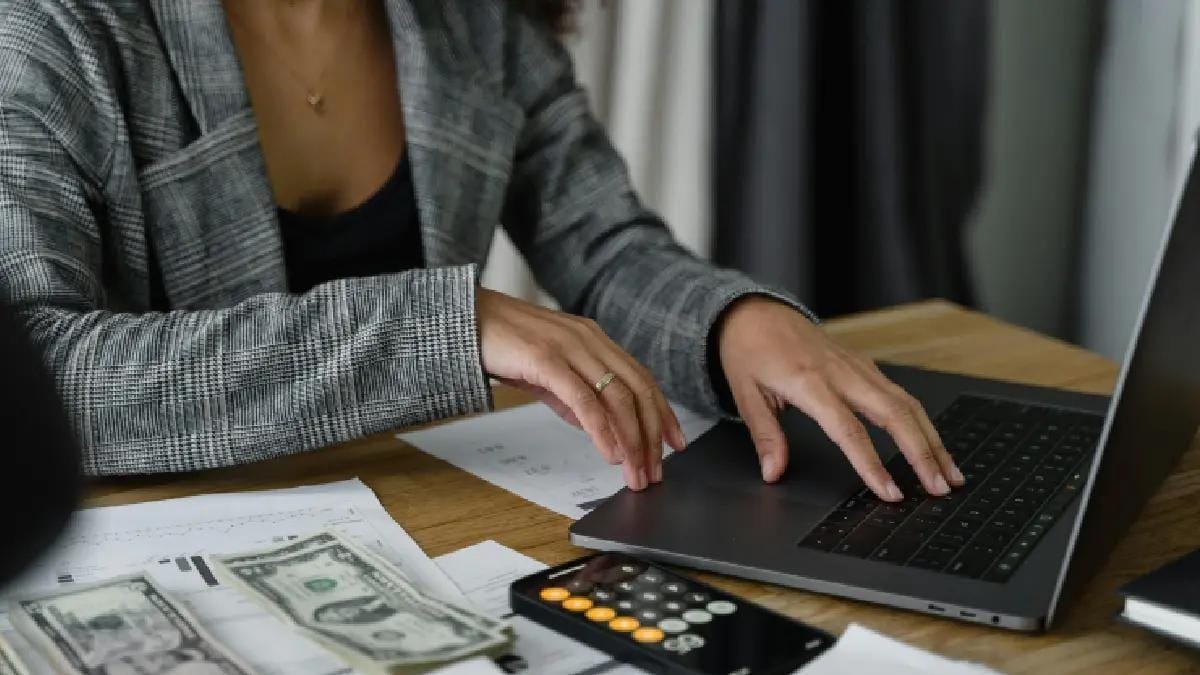 vale-a-pena-voce-investir-seu-decimo-terceiro-em-cdb-tesouro-direto-ou-fundos