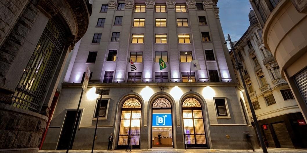 voce-ve-lucro-por-acao-da-b-tres-subir-doze-por-cento-no-terceiro-trimestre-de-dois-mil-e-vinte-e-ci